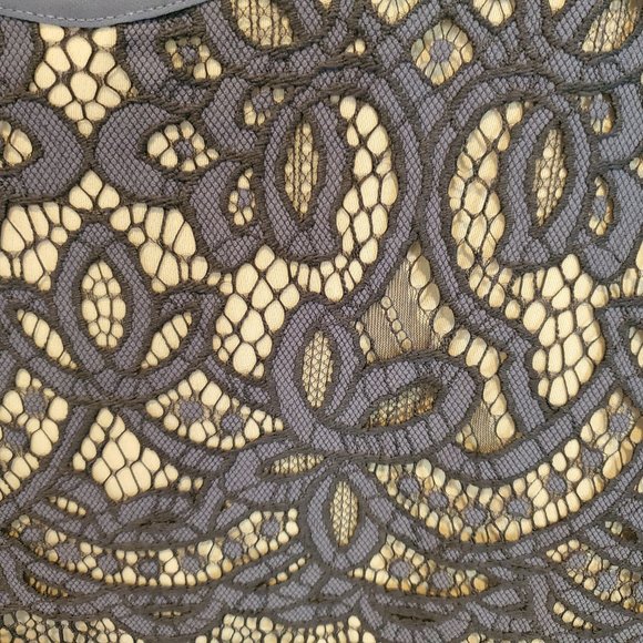 Ann Taylor Lace Top, Size M, EUC - Picture 4 of 8